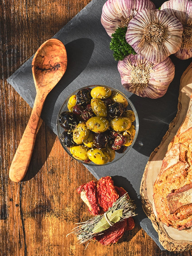 Mélange provençal d'olives aux herbes